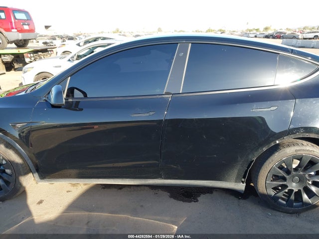 5YJYGDEE4LF027105 Tesla Model Y Long Range Dual Motor All-wheel Drive