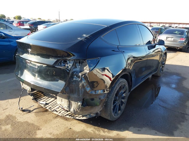 2020 TESLA MODEL Y 5YJYGDEE4LF027105 Photo 3