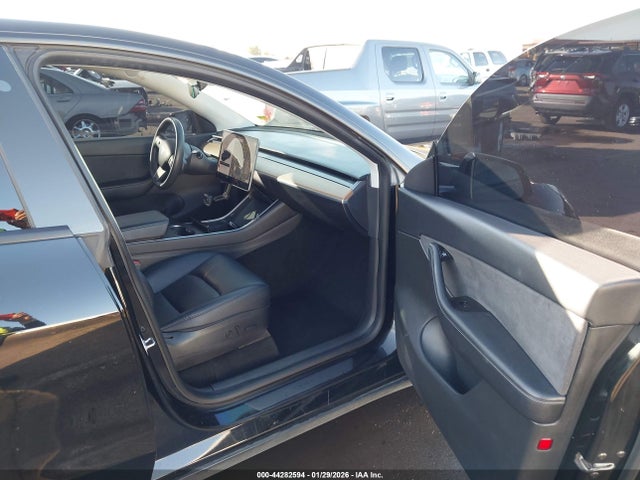 2020 TESLA MODEL Y 5YJYGDEE4LF027105 Photo 4