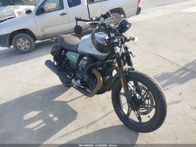 2021 MOTO GUZZI V7 ZGUKZUA08MM000456