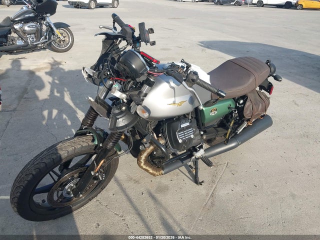 2021 MOTO GUZZI V7 ZGUKZUA08MM000456 Photo 1