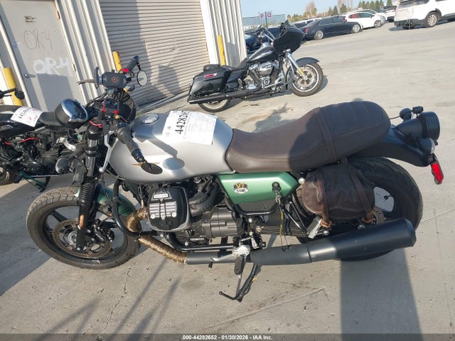 ZGUKZUA08MM000456 Moto Guzzi V7 Stone
