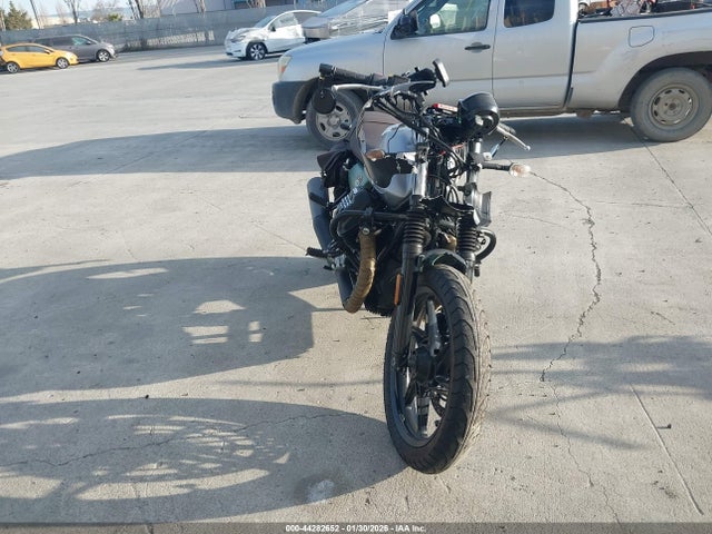 2021 MOTO GUZZI V7 ZGUKZUA08MM000456 Photo 4