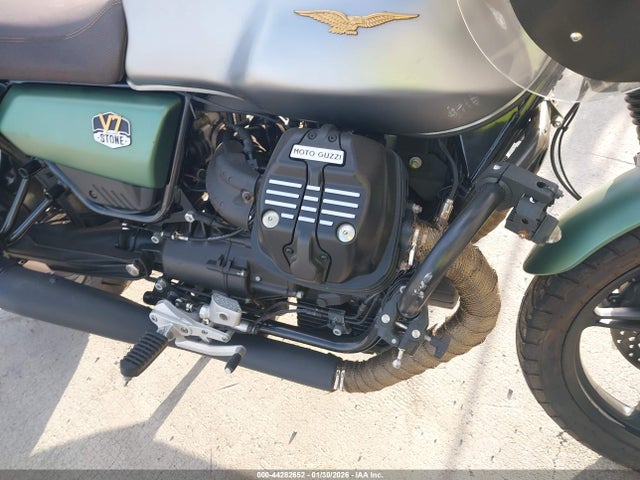 2021 MOTO GUZZI V7 ZGUKZUA08MM000456 Photo 7