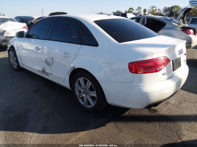 2011 AUDI A4 WAUAFAFL6BN031847 Photo 2