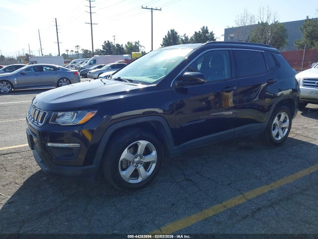 3C4NJCBB1JT469430 Jeep Compass Latitude Fwd