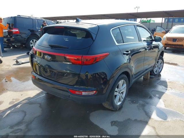 Продажа на аукционе авто 2017 Kia Sportage Lx, vin: KNDPMCAC4H7092861, номер лота: 44282705