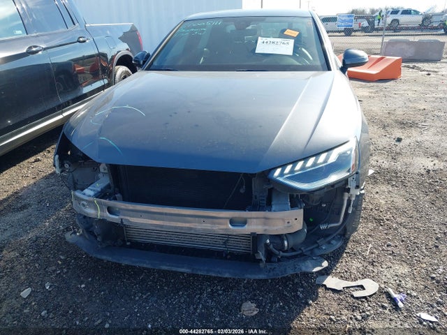 2021 Audi A4 Premium Plus 45 Tfsi S Line Quattro S Tronic მანქანა იყიდება აუქციონზე, vin: WAUEAAF49MN012687, აუქციონის ნომერი: 44282765