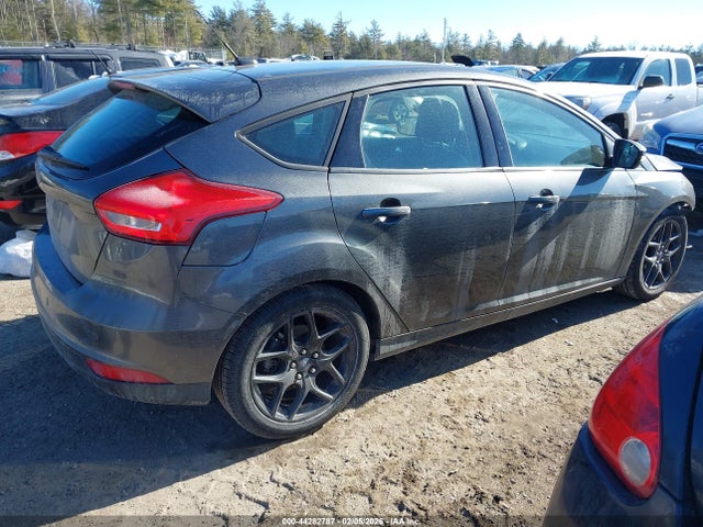 Ford FOCUS SE 2016 1FADP3K26GL332942 Image 4