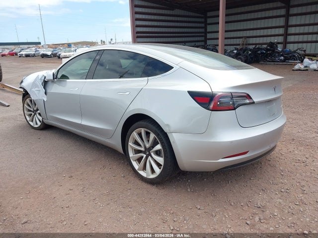 2018 TESLA MODEL 3 5YJ3E1EB2JF054921 Photo 2