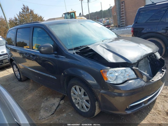 2016 Chrysler Town & Country Touring მანქანა იყიდება აუქციონზე, vin: 2C4RC1BG8GR198454, აუქციონის ნომერი: 44282887
