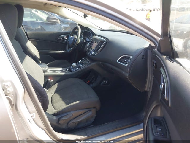 Chrysler 200 Limited 2015 1C3CCCAB9FN624868 Image 5