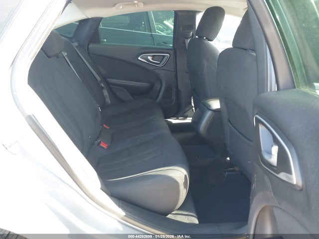 Chrysler 200 Limited 2015 1C3CCCAB9FN624868 Image 8