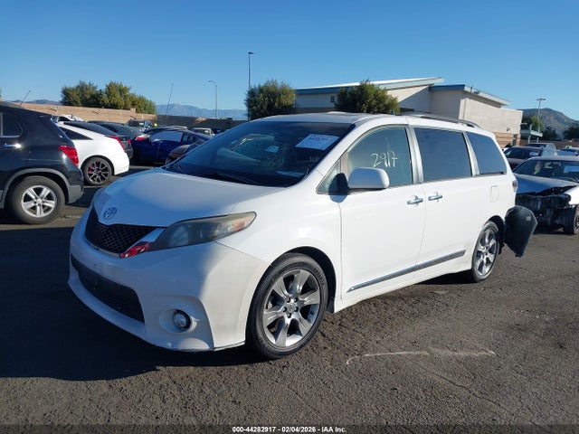 Toyota Sienna Se 8 Passenger 2014 5TDXK3DC3ES452687 Image 2