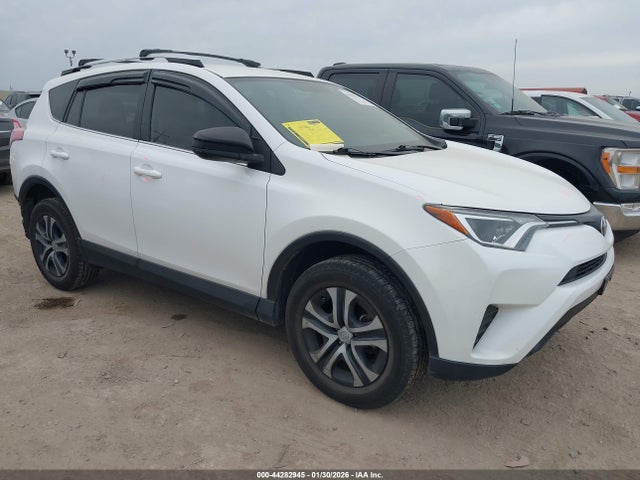 2T3ZFREV3GW290996 Toyota RAV4 LE