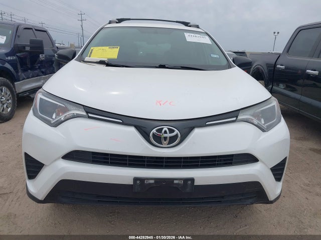 2T3ZFREV3GW290996 Toyota RAV4 LE