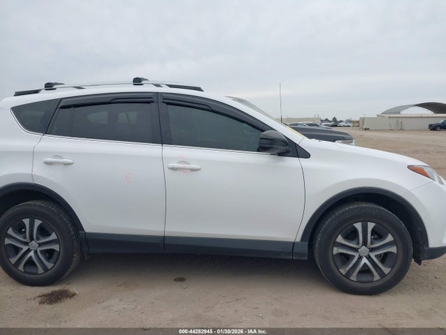 2T3ZFREV3GW290996 Toyota RAV4 LE