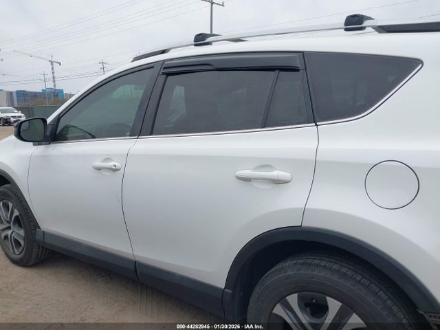 2T3ZFREV3GW290996 Toyota RAV4 LE