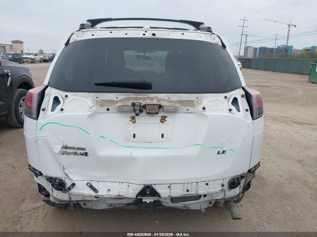 2T3ZFREV3GW290996 Toyota RAV4 LE