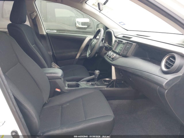 2T3ZFREV3GW290996 Toyota RAV4 LE