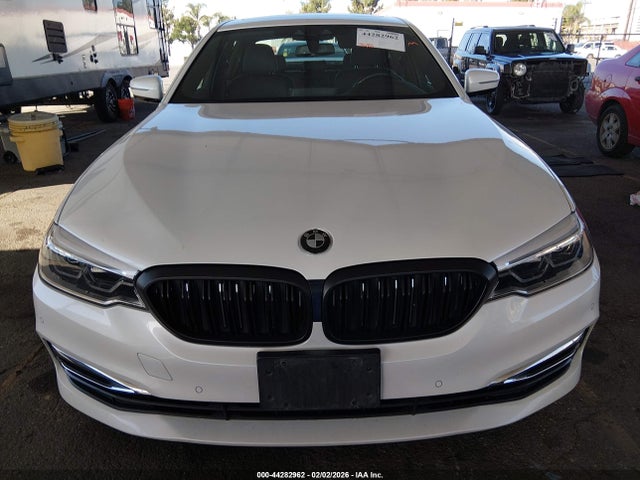 WBAJA5C59KWW31106 BMW 530I