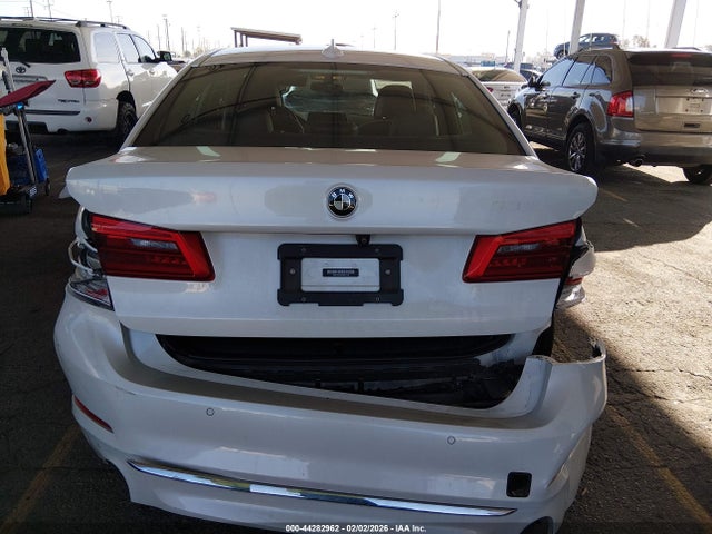 WBAJA5C59KWW31106 BMW 530I
