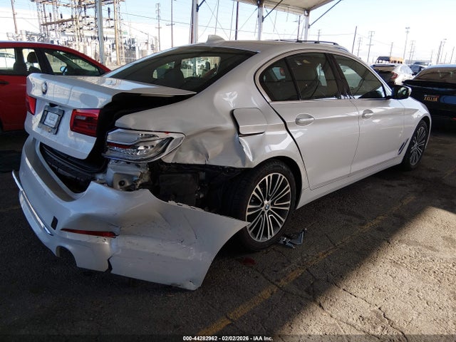 WBAJA5C59KWW31106 BMW 530I