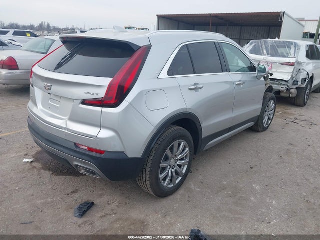 2019 CADILLAC XT4 1GYFZDR45KF204770 Photo 3