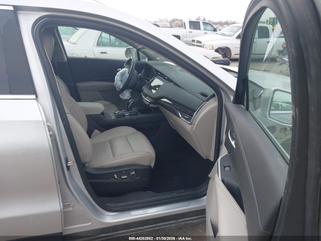 2019 CADILLAC XT4 1GYFZDR45KF204770 Photo 4