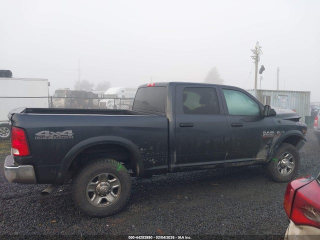 3C6UR5CL6HG571078 RAM 2500 Tradesman 4x4 6&#039;4 Box