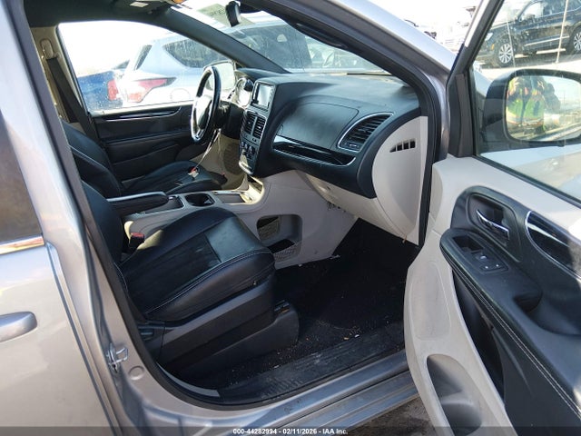 2C4RDGCG5KR790773 Dodge Grand Caravan Sxt