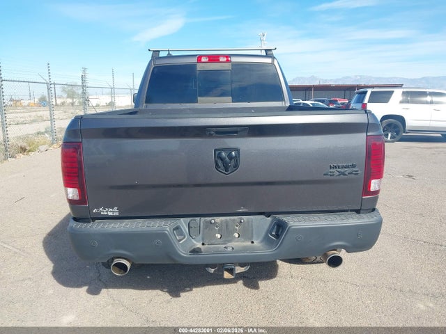 1C6RR7GT5KS649216 RAM 1500 Classic Warlock 4x4 6&#039;4 Box