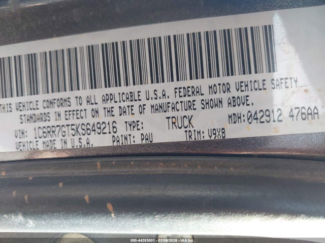 1C6RR7GT5KS649216 RAM 1500 Classic Warlock 4x4 6&#039;4 Box