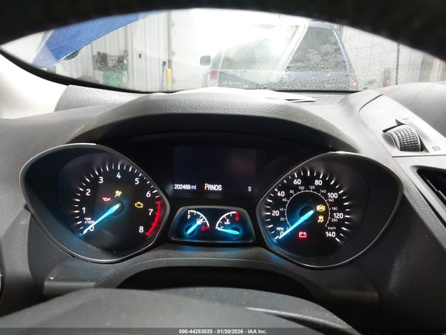 1FMCU9J91HUB43915 Ford Escape Titanium