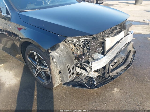 Mercedes-Benz A 220 2022 W1K3G4EB5NJ374072 Image 19