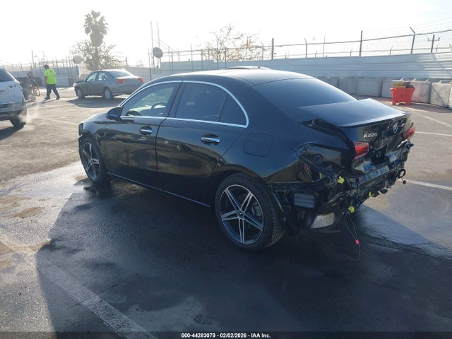 Mercedes-Benz A 220 2022 W1K3G4EB5NJ374072 Image 3