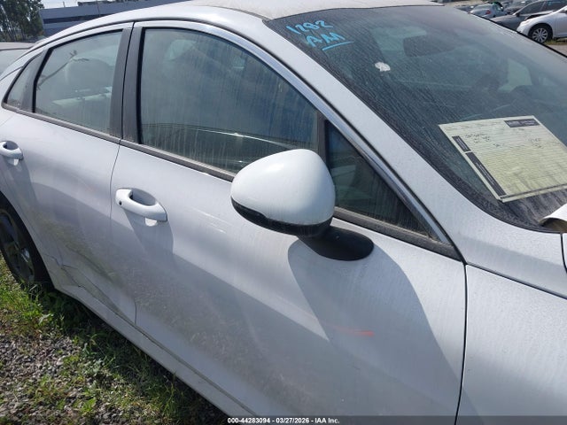 5XXG14J23MG030021 KIA K5 LXS