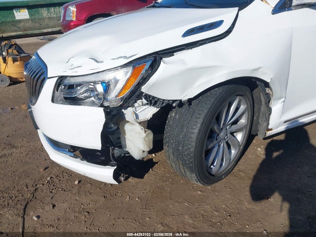 1G4GB5G32GF272798 Buick Lacrosse Leather