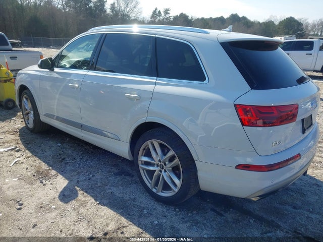 2017 AUDI Q7 WA1VAAF71HD058520 Photo 2