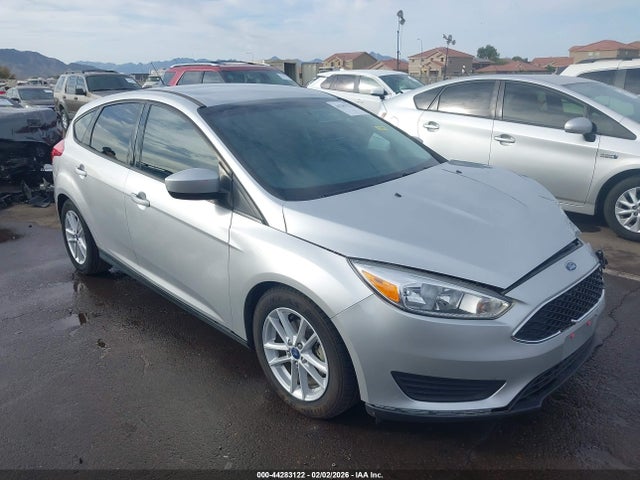 1FADP3K25JL273437 Ford FOCUS SE