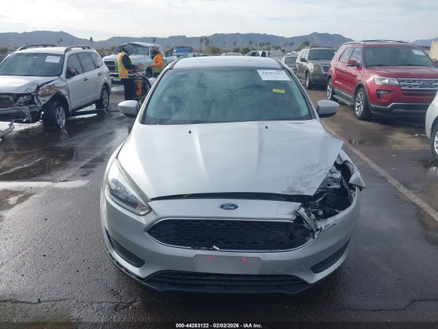 1FADP3K25JL273437 Ford FOCUS SE