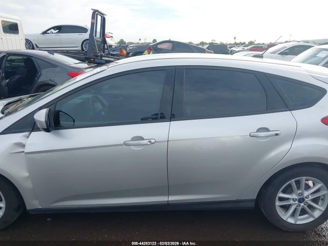 1FADP3K25JL273437 Ford FOCUS SE
