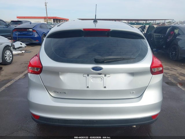 1FADP3K25JL273437 Ford FOCUS SE