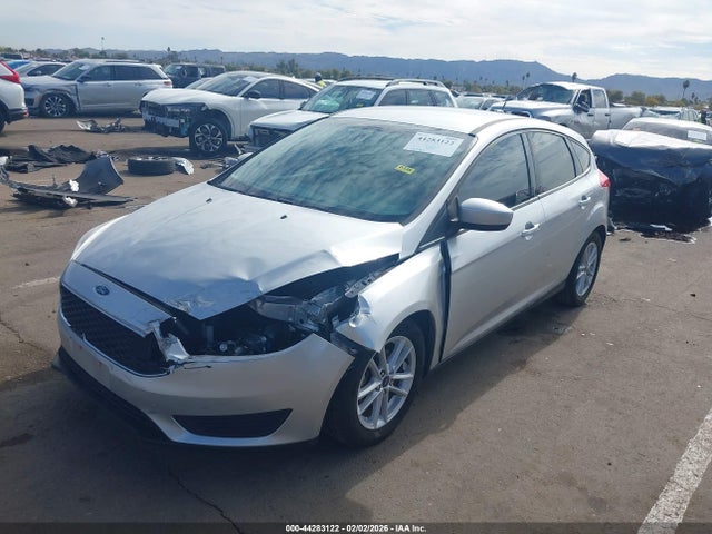 1FADP3K25JL273437 Ford FOCUS SE