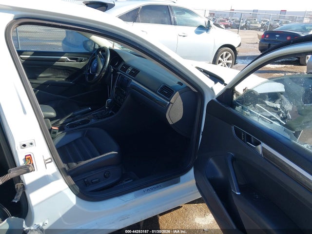 Aukcja sprzedaży 2016 Volkswagen Passat 1.8t Sel Premium, vin: 1VWCS7A33GC069313, numer aukcji: 44283187