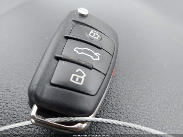 2018 AUDI A3 WAUAUGFF2J1063641 Photo 10