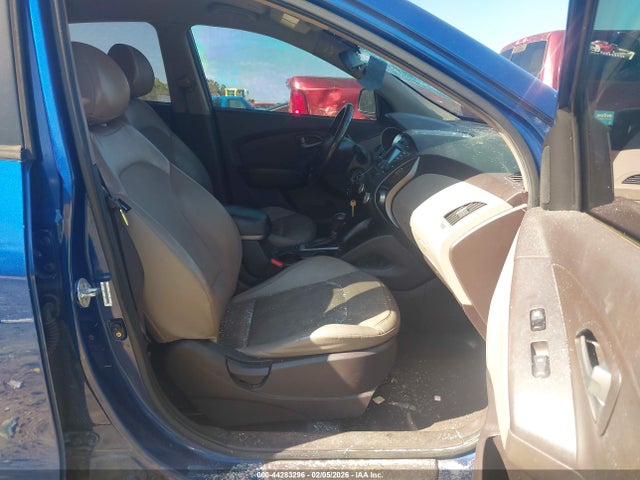 2014 Hyundai Tucson Se მანქანა იყიდება აუქციონზე, vin: KM8JUCAG5EU826313, აუქციონის ნომერი: 44283296