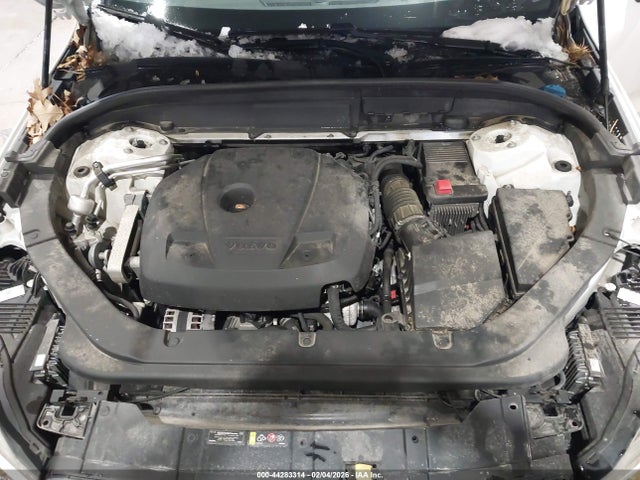 2018 VOLVO XC60 LYVA22RK0JB087739 Photo 9
