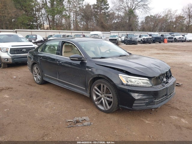 1VWDT7A33HC080864 Volkswagen Passat 1.8t R-line