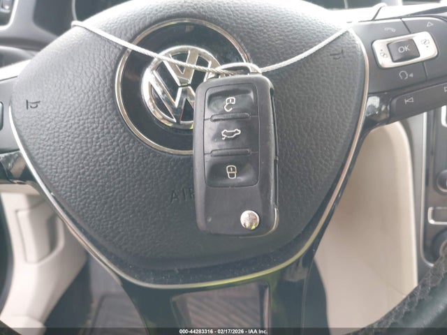 1VWDT7A33HC080864 Volkswagen Passat 1.8t R-line
